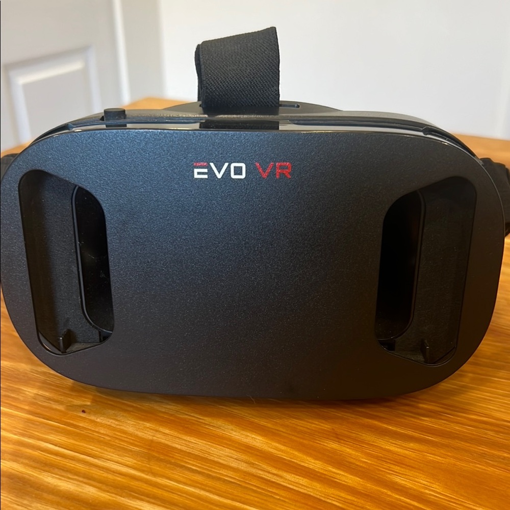 Black Virtual Reality Headset